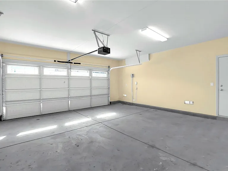 2141 E Nugent St — Photo 29