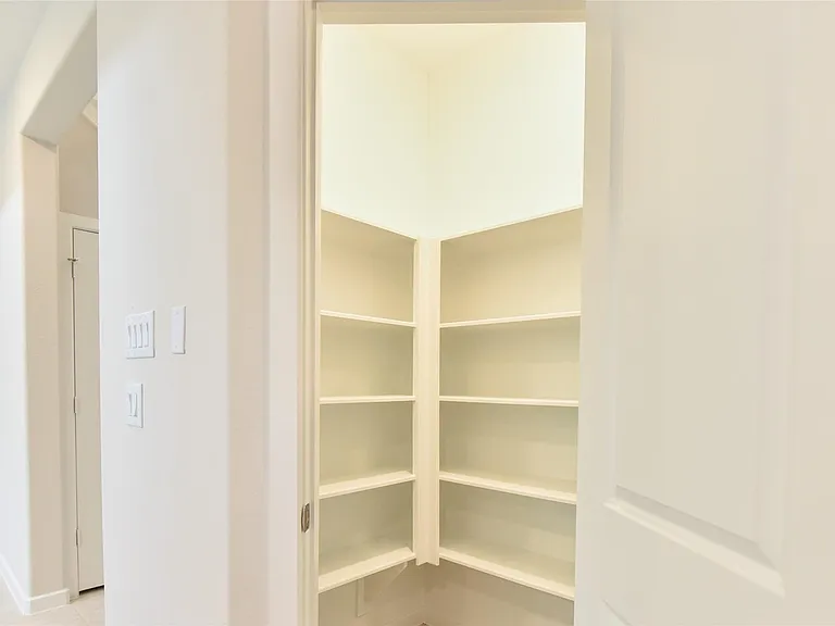 7826 Kenora Way — Photo 14