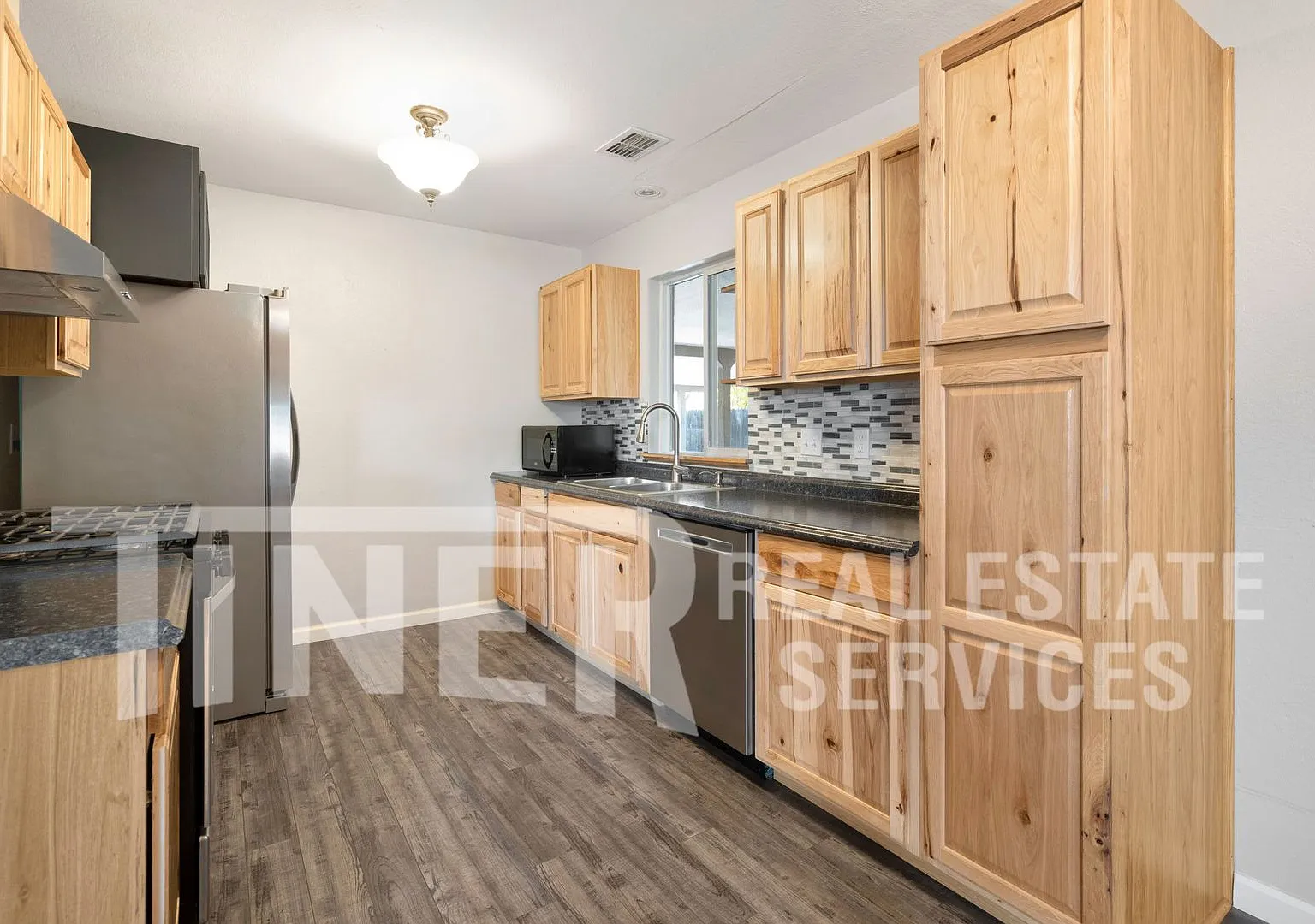 1603 4th St - TIER 2 - Pet-Friendly Lincoln Home with a Huge Covered Patio! — Photo 2