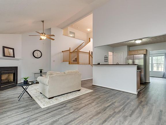 3rd image of 130 Wyckshire Dr