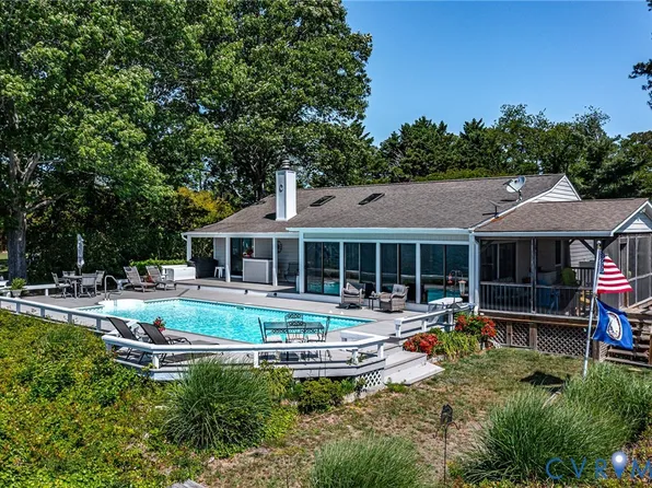 325 Deep Water Dr, White Stone, VA 22578