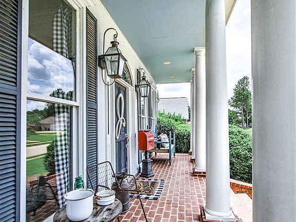 4th image of 127 Woodlands Green Dr