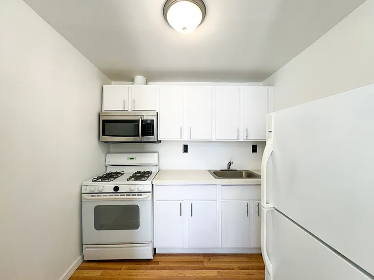 2506 Lucerne Ave #1/2 — Photo 7