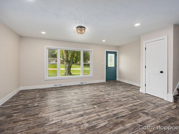 3rd image of 176 Greenfield Dr
