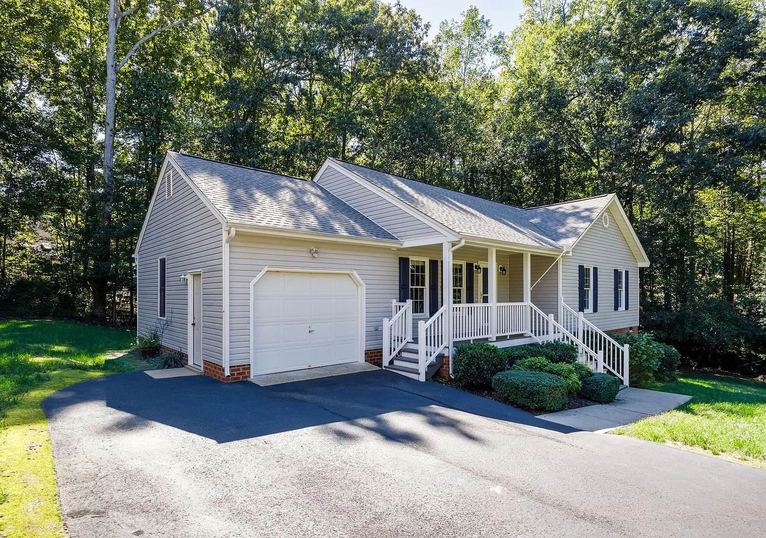 3 Bedroom/2 Bath Rancher in the North Chesterfield — Photo 4
