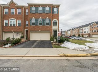 25198 Beach Pl, Chantilly, VA 20152