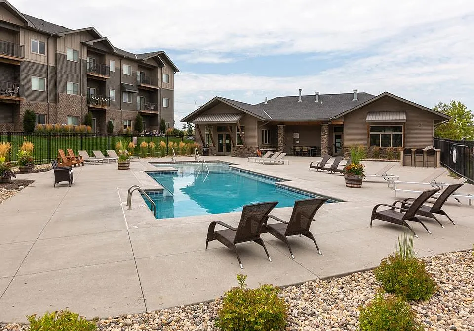 Luxury community pool at Avenue 204.