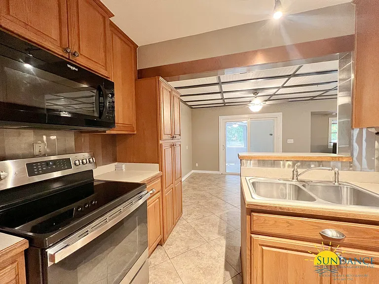 108 Memorial Pkwy NW — Photo 5