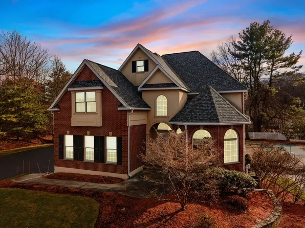 3 Lamplighters Way, Saugus, MA 01906