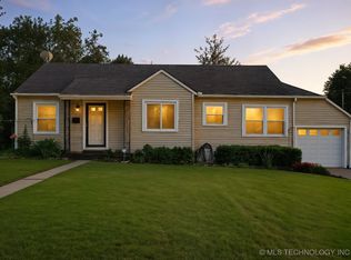 4710 E 5th Pl, Tulsa, OK 74112