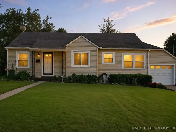 4710 E 5th Pl, Tulsa, OK 74112