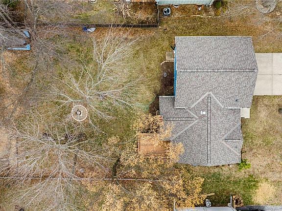 4th image of 1202 SW Walnut St