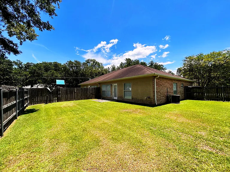 12342 Pineview Ln — Photo 8