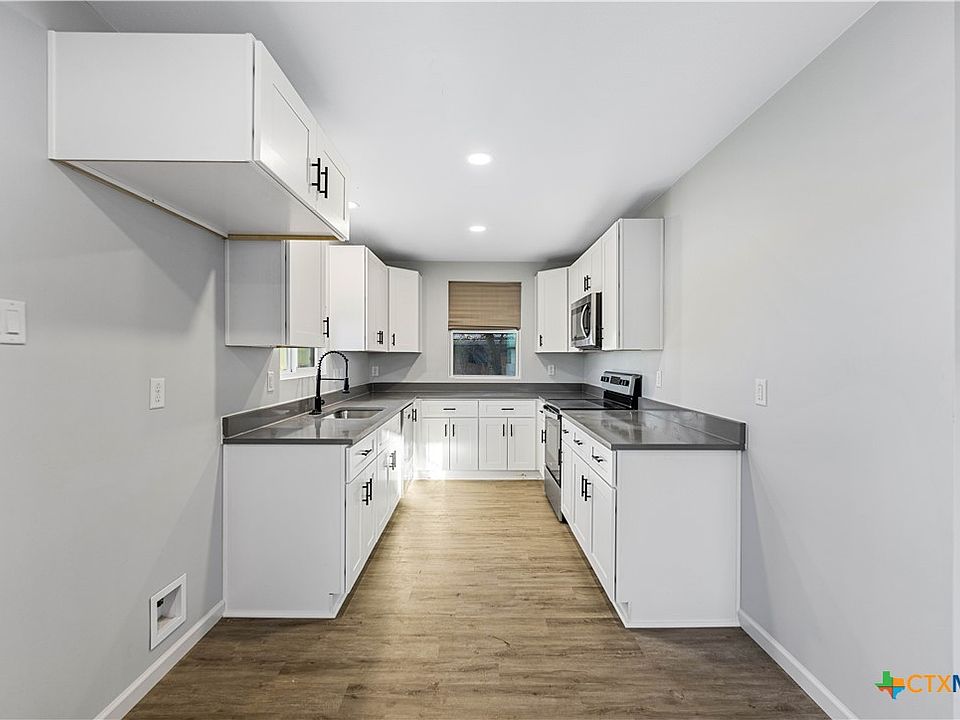 1st image of 263 S Grape Ave