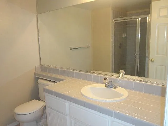 5551 W Menlo Ave — Photo 10