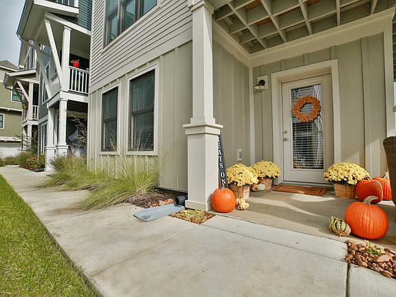 2nd image of 922 Landings Dr #62