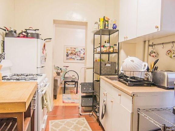 2nd image of 149 Elizabeth St APT B1