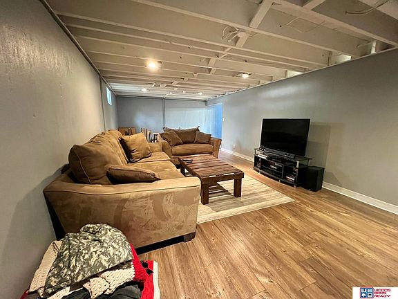 5th image of 4420 Lewis Ave