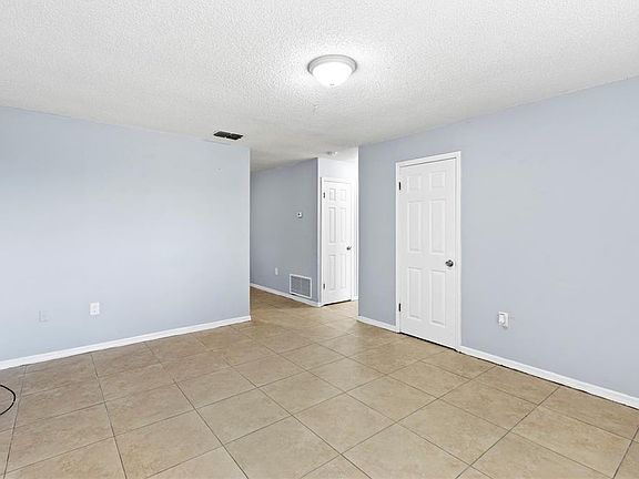 2nd image of 1703 Birchwood Cir #2