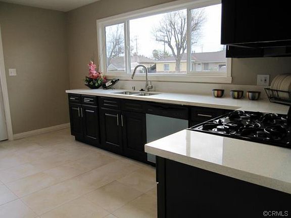5th image of 4020 N Foxdale Ave