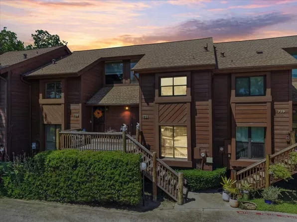 721 Davis Rd, League City, TX 77573