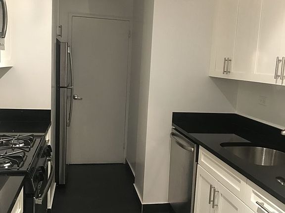 3rd image of 245 E 63rd St APT 601