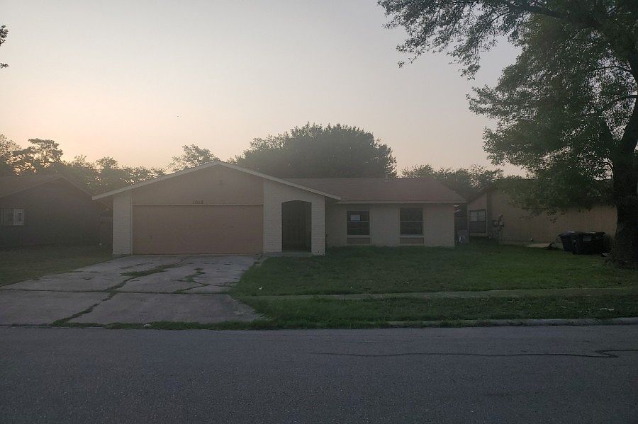1st image of 1018 Hickory Trail St