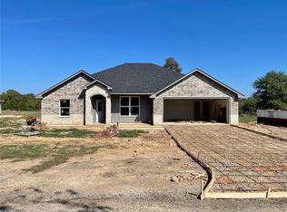 689 Oklahoma, Van, TX