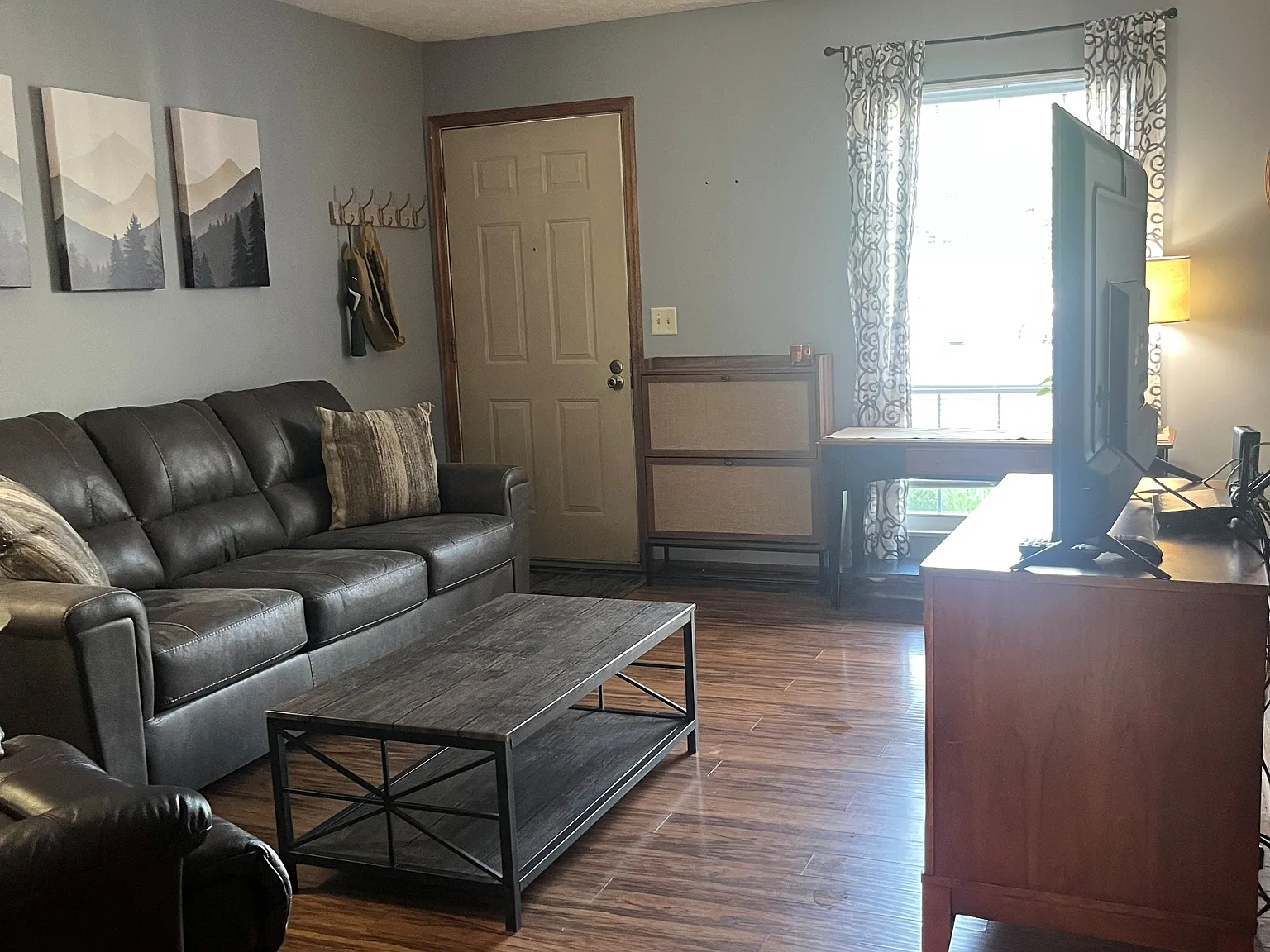 2 bed, 1.5 bath, 1350 sqft, $2,000 — Photo 4