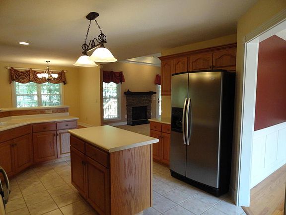 5th image of 3316 Lakewood Dr NW