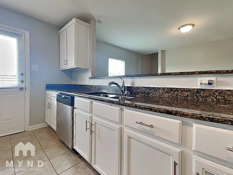 5614 Rainbow Rd — Photo 4