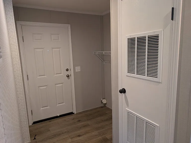 Avon Lakes Estates — Photo 14