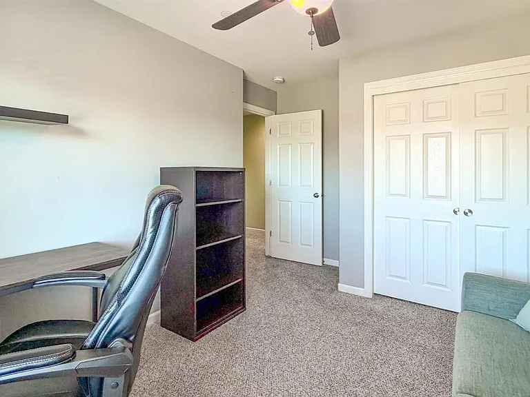 3060 Morris Ave — Photo 30