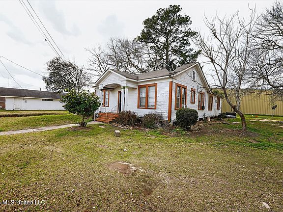 2nd image of 317 Peach St