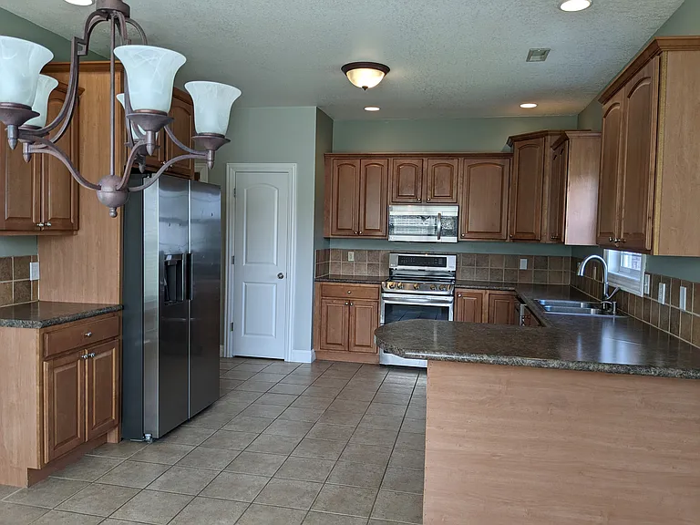915 Golden Eye Ct — Photo 6