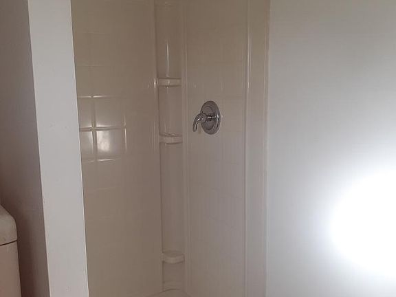 5th image of 415 Patrician Dr