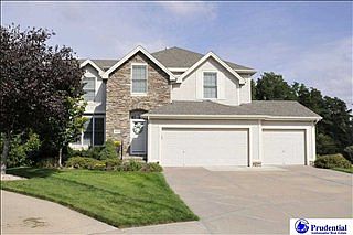 1st image of 18112 Howard Cir