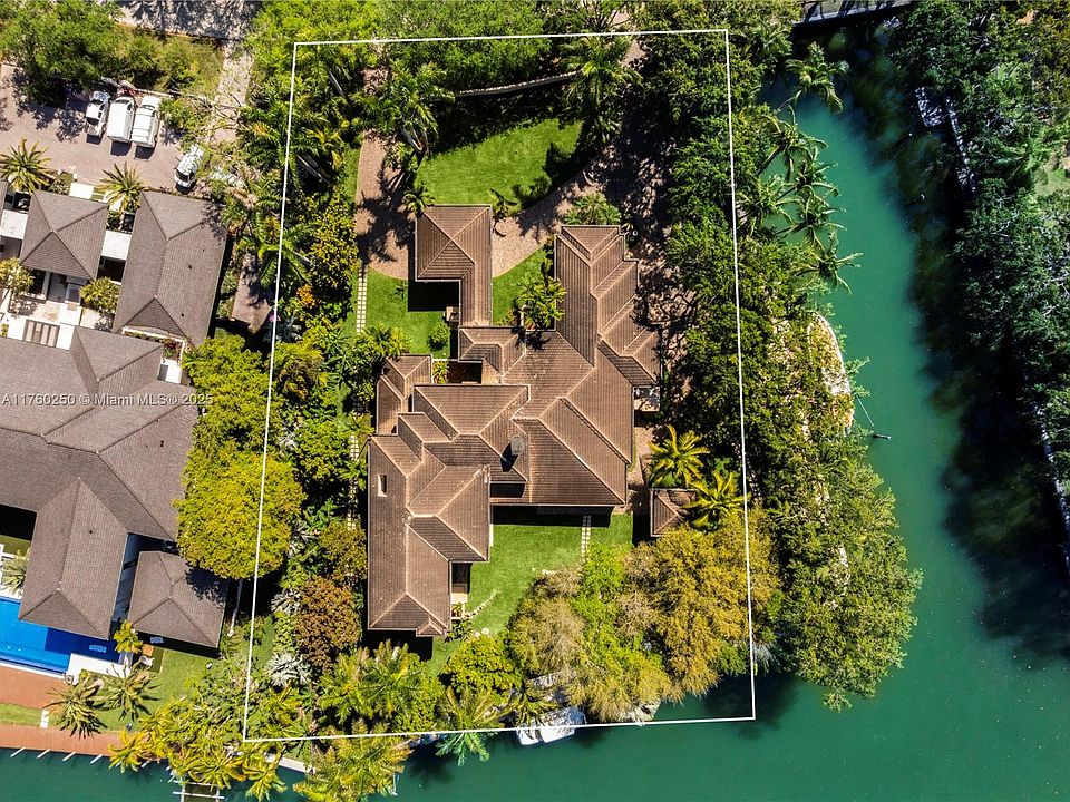 1st image of 665 Leucadendra Dr
