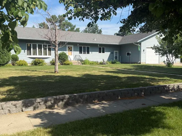416 2nd St W, Velva, ND 58790