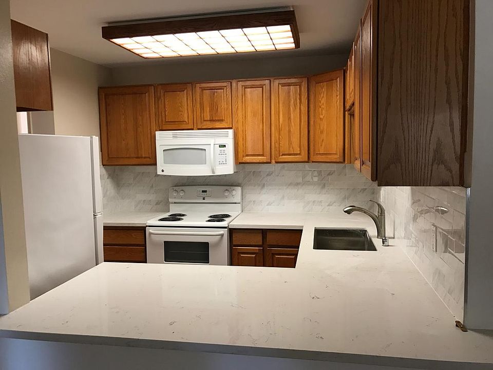 1st image of 1743 Carmel Dr APT 18