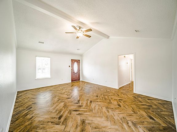 4th image of 358 Lakeview Dr