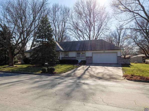 2007 Coronado Ave, Emporia, KS 66801