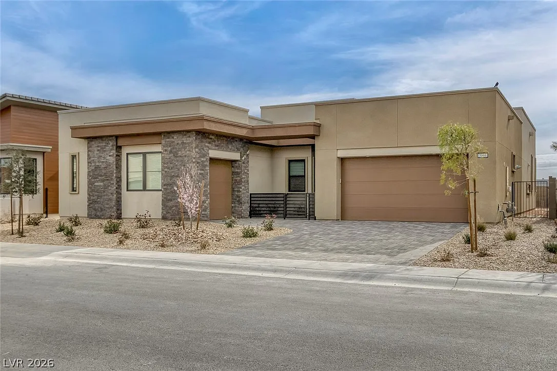 3 bed, 2.5 bath, 2759 sqft, $5,650 — Photo 2