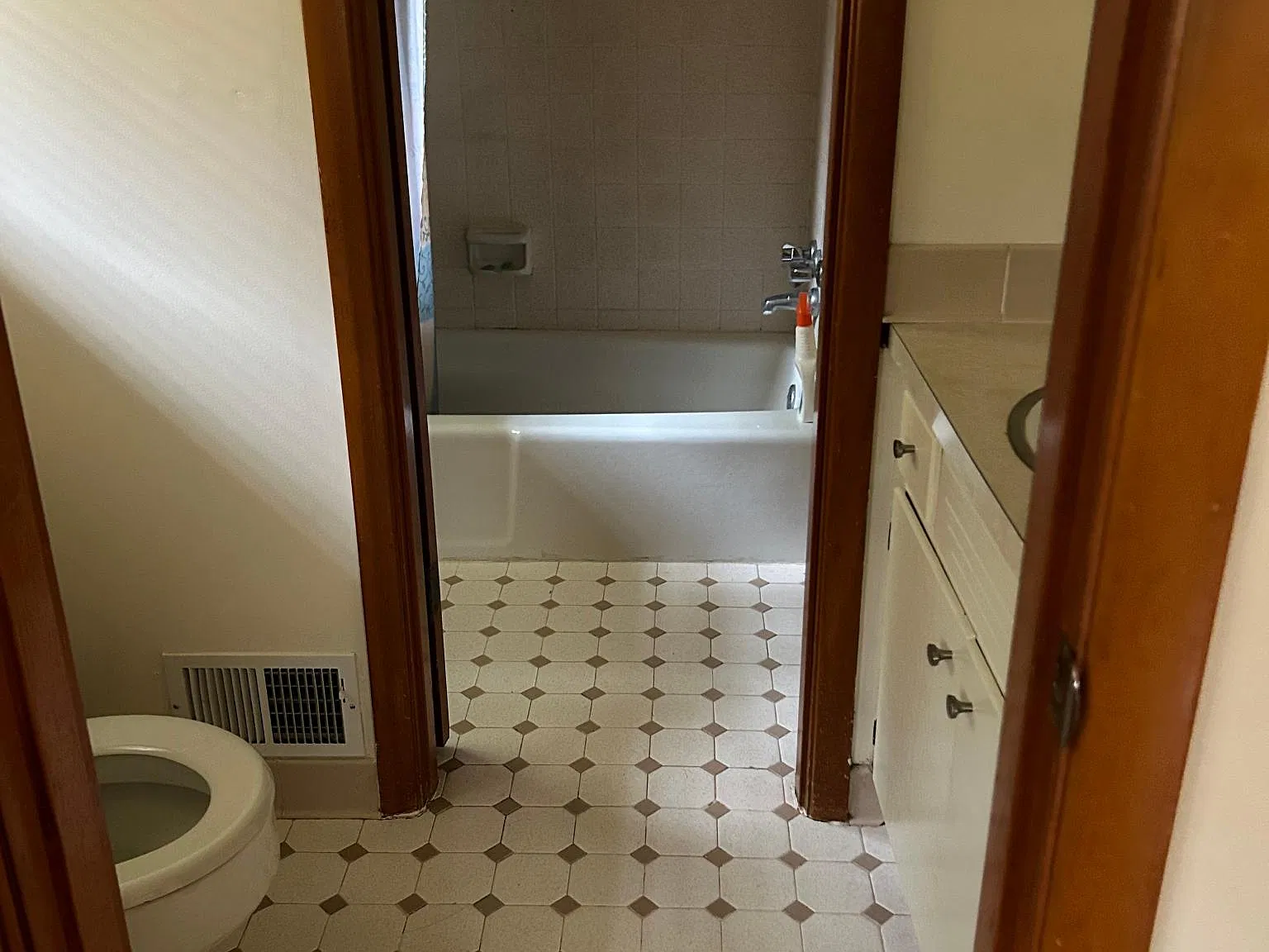 3 bed, 1.5 bath, 1600 sqft, $1,875 — Photo 3