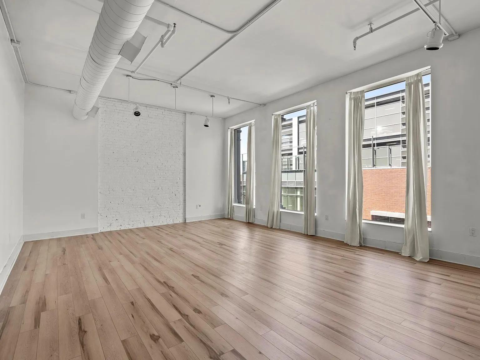 241 Asylum St — Photo 1