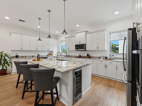 4th image of 1283 Faulkner Terrace