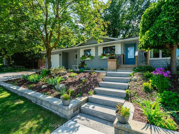 142 12th Ave, Hanover, ON N4N 2S7