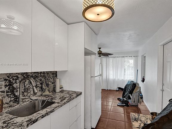 4th image of 2574 NE 12th Ave