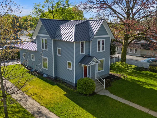 105 Hillsdale St, Hillsdale, MI 49242
