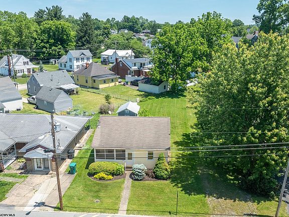 4th image of 228 Johnson Ave